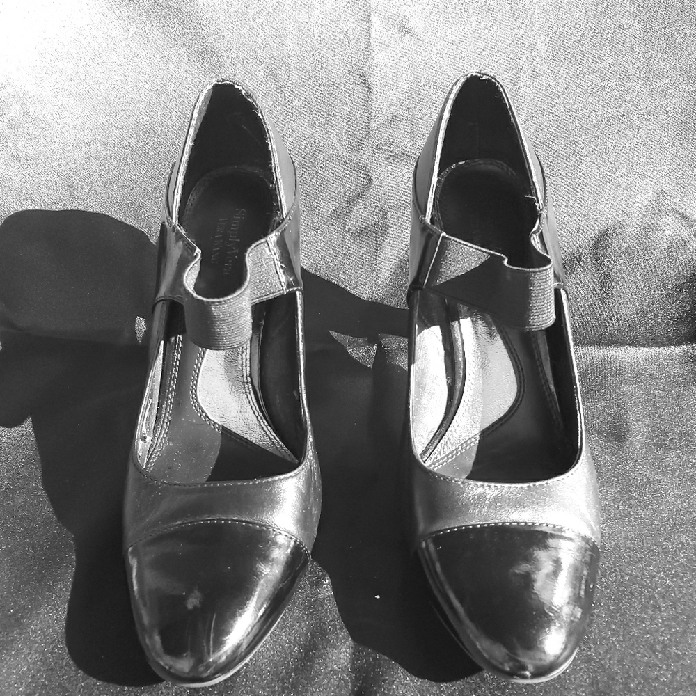 Vera wang strap heels